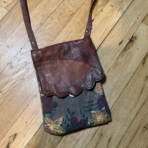 Vintage Flower Embroidery leather Shoulder Bag‎
